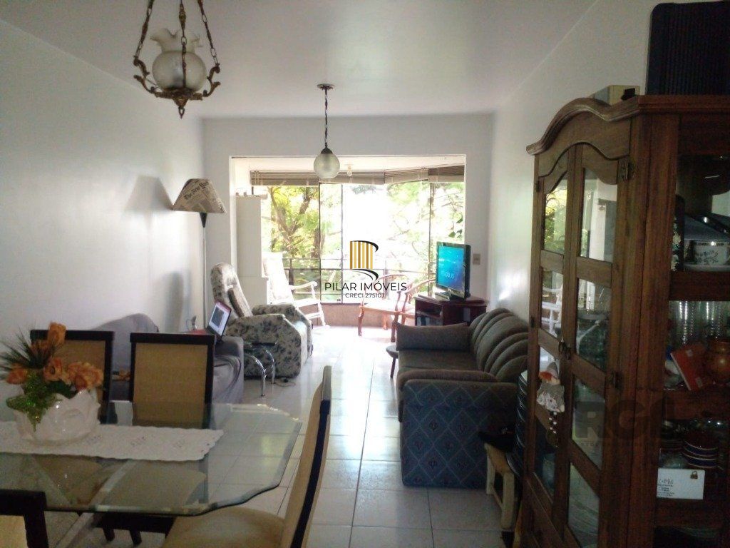 Apartamento de 2 dormitórios, 2 banheiros e 1 vaga de garagem no Bairro Petrópolis