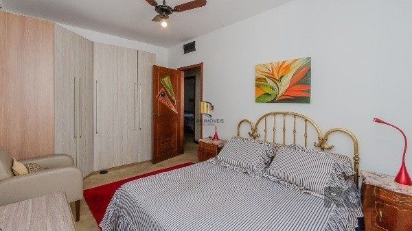 Vende-se ampla casa em condomínio com 3 quartos, suite master, sacada, perto da Encol - 292m² - Bela Vista
