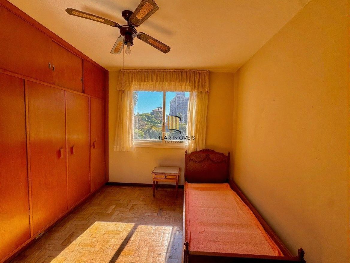 Vende-se apartamento com 3 quartos(1 suíte), 174m² e 2 vagas - Bom Fim