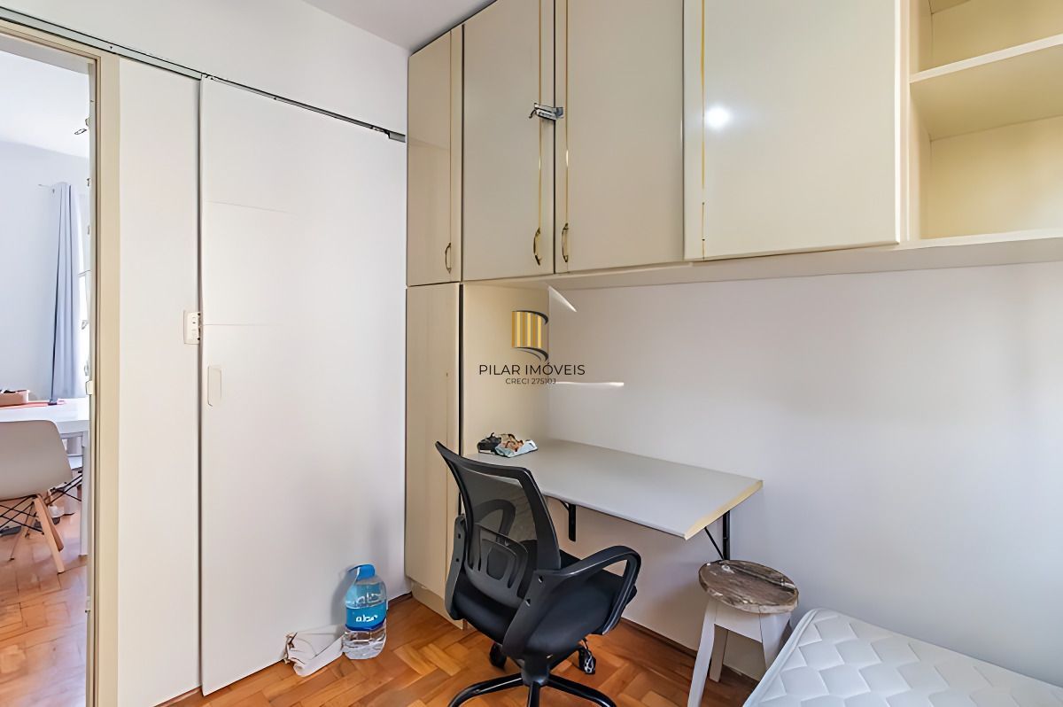 Vende-se apartamento semi-mobiliado com 2 quartos e 41m² - Menino Deus