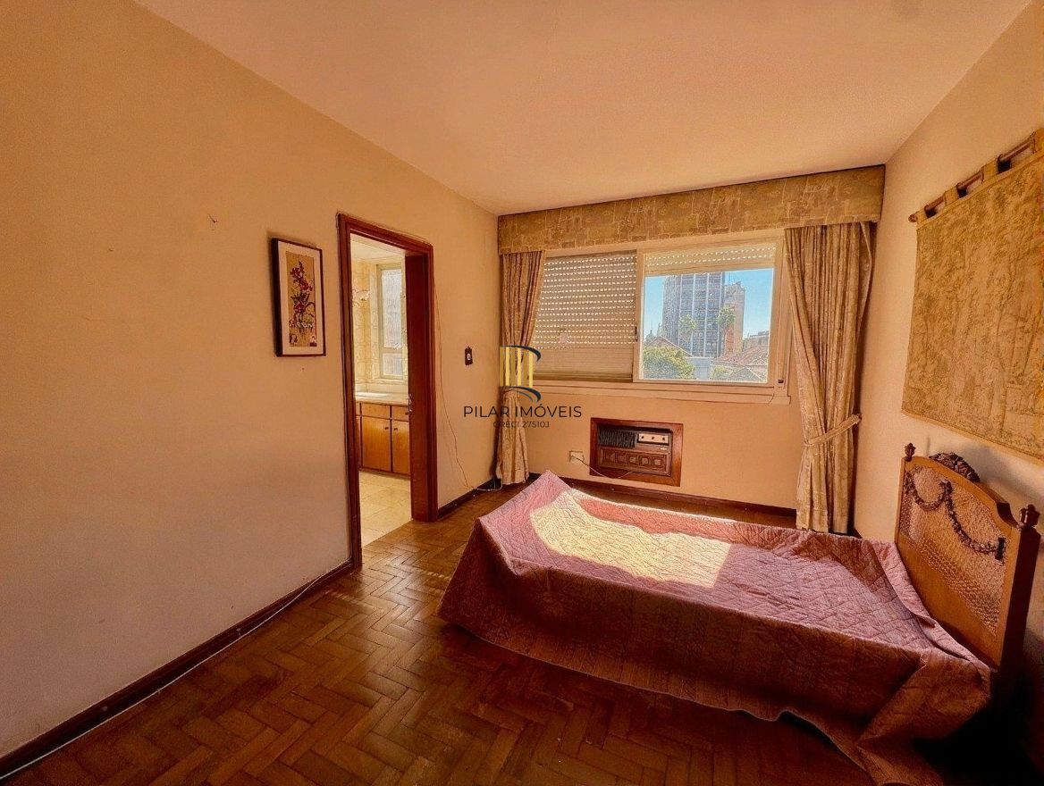 Vende-se apartamento com 3 quartos(1 suíte), 174m² e 2 vagas - Bom Fim