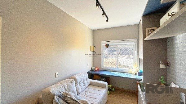 Elegante Apartamento Mobiliado com Suíte, Churrasqueira e 1 Vaga no Menino Deus - 73m²