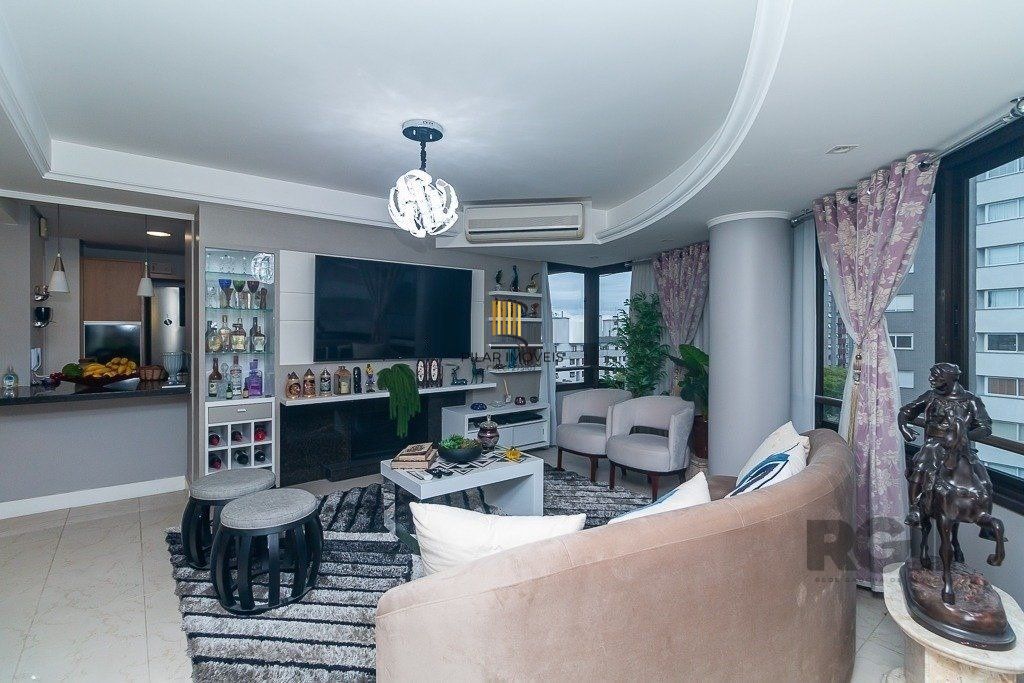 Apartamento 3 dormitórios, 1 suíte, 2 vagas de garagem no Bairro Bela Vista.