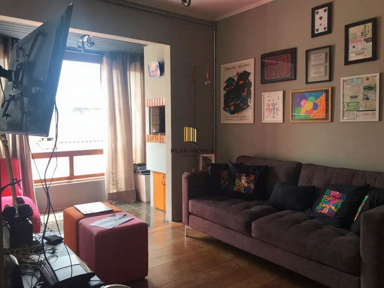 Vende-se apartamento com 2 quartos(1 suíte), 77m² e 2 vagas – Petrópolis