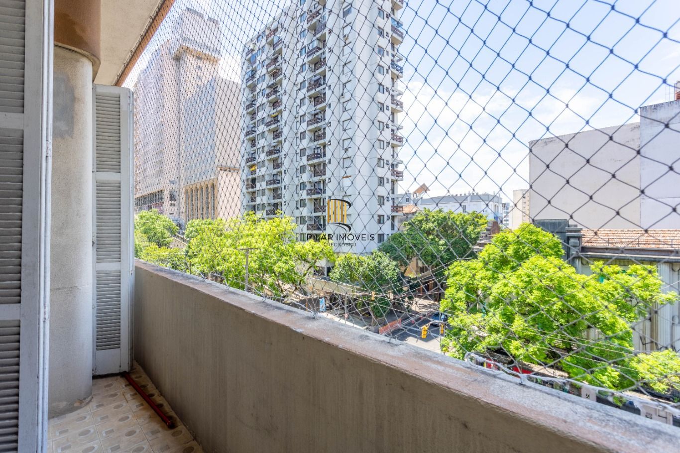 Vende-se apartamento com 2 quartos, 79 m² e sacada - Centro Histórico