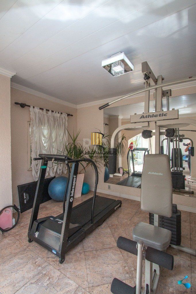 Casa para Venda - 240m², 3 dormitórios, sendo 1 suites, 3 vagas - Partenon