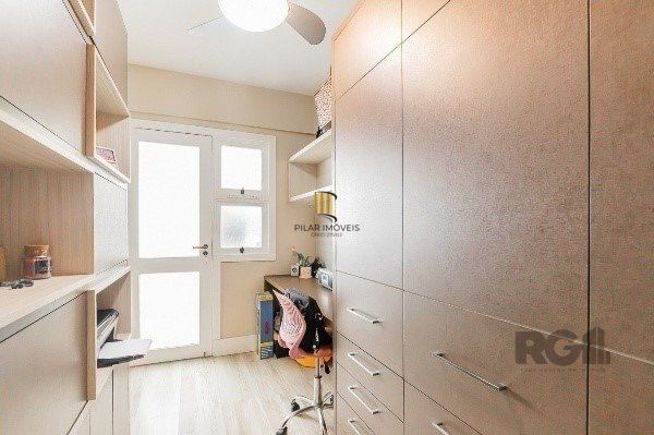 Apartamento Amplo de 3 Dormitórios com Suíte, Lareira e Infraestrutura Completa - 146m² - Mont Serrat
