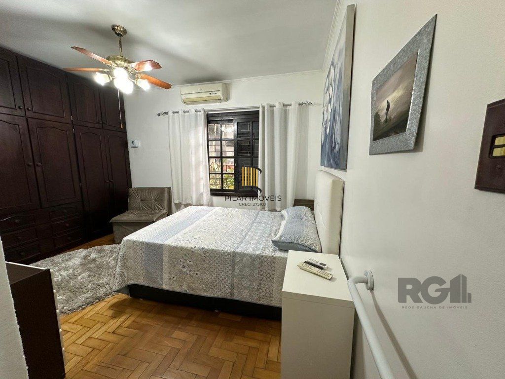Vende-se ampla casa 3 quartos com hidro, 2 vagas, living com ladeira e salão de festas com churrasqueira - 260m² - Medianeira