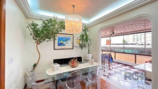 Apartamento com 3 Dormitórios, Suíte e Sacada e 1 vaga - 115m² - Petrópolis