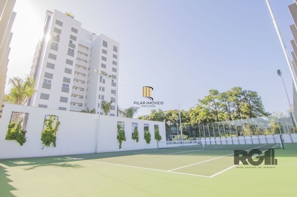 Vende-se luxuoso apartamento com 3 suítes, 2 vagas, lareira no bairro Rio Branco com 133m²