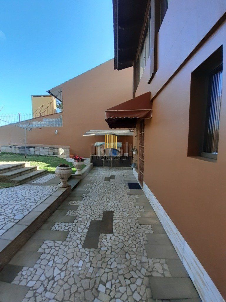 Casa 3 dormitórios, 2 suítes, 4 vagas, 257,52 m² de área privativa, no Bairro Ipanema