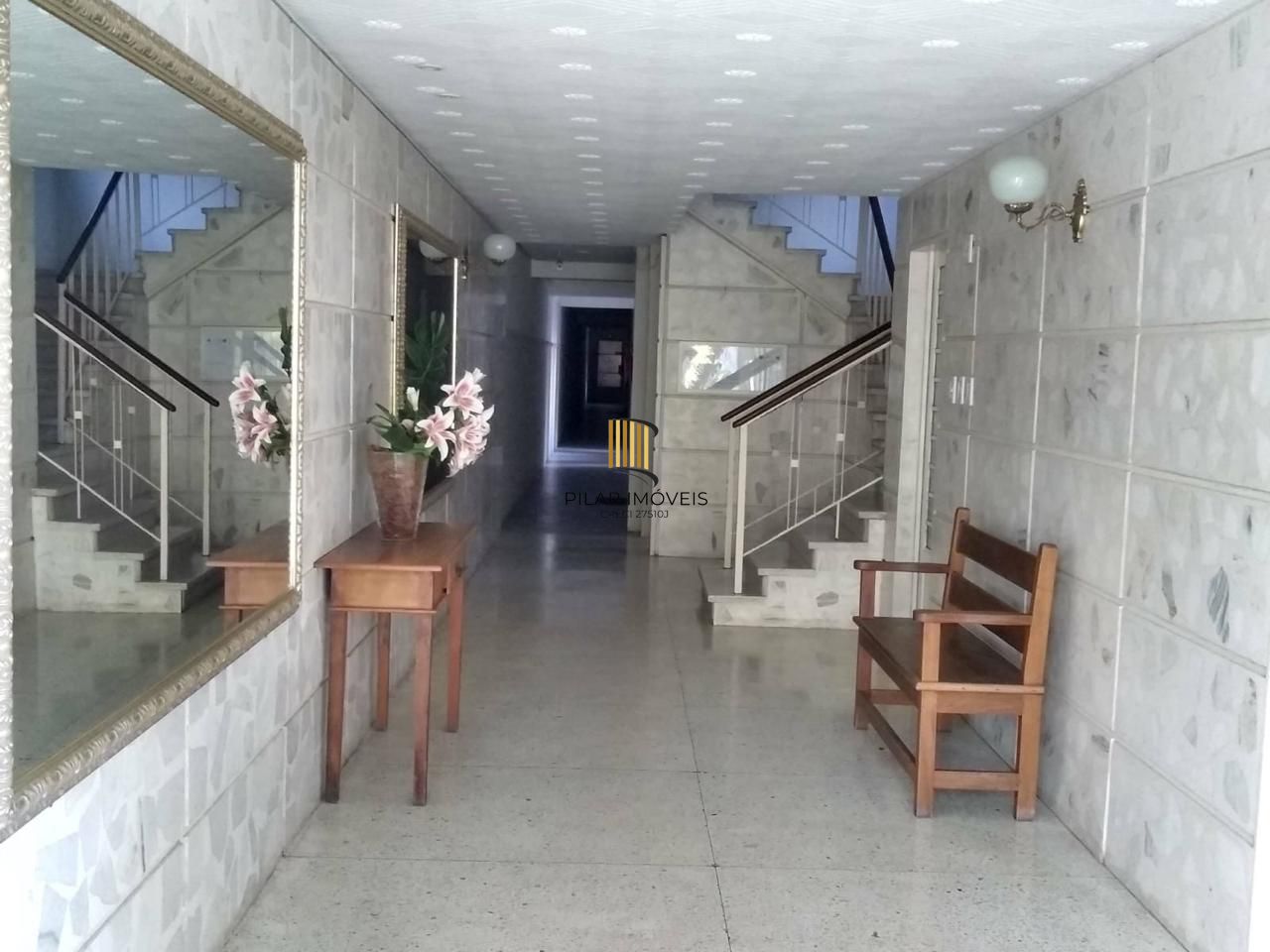 Vende-se apartamento com 3 quartos(1 suíte), 114m² e 1 vaga - Moinhos de Vento