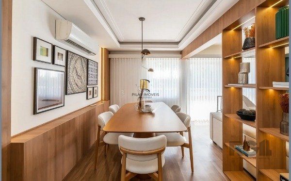 Vende-se apartamento 3 quartos com suíte e duas vagas - 134m² - Moinhos de Vento