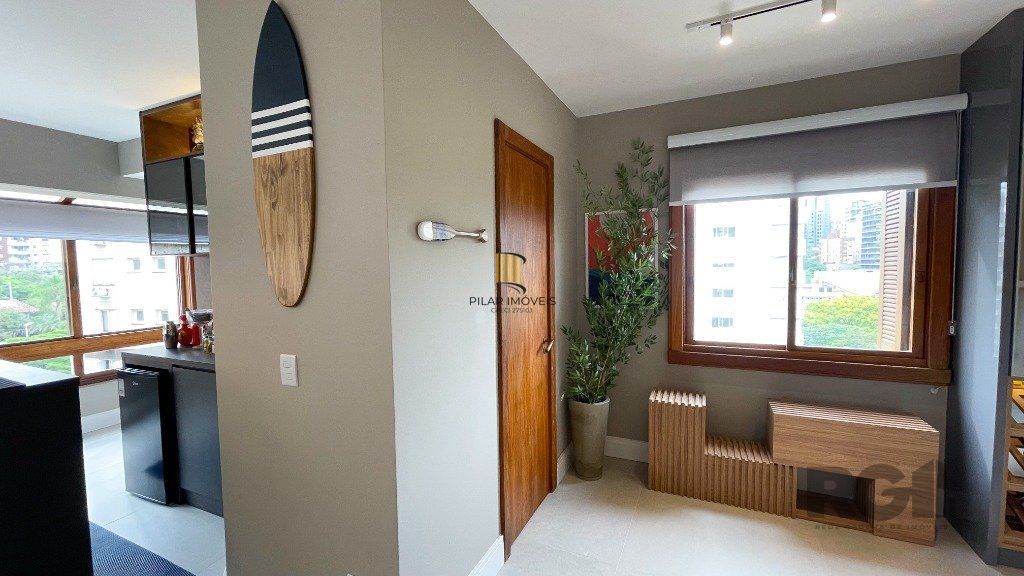Vende-se luxuoso apartamento 3 quartos com suíte, 2 vagas, com churrasqueira e hidro - 148m² -  Petrópolis