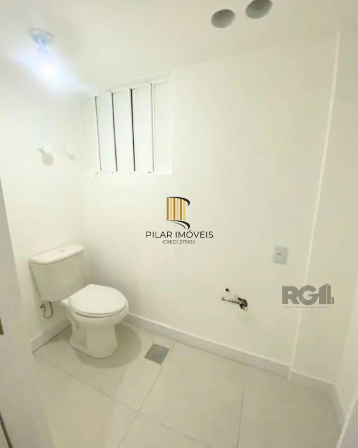 Vende-se sala comercial reformada