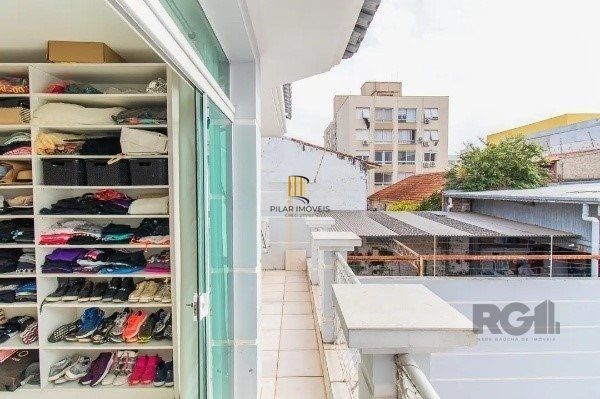 Casa  impecável com 3 quartos (1 suíte) e 2 vagas cobertas,
