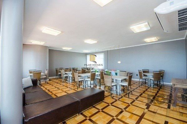 Amplo Apartamento de 3 quartos com suíte e 2 sacadas, com Vista para o Guaíba e 1 Vaga - Moinhos de Vento - 126m²