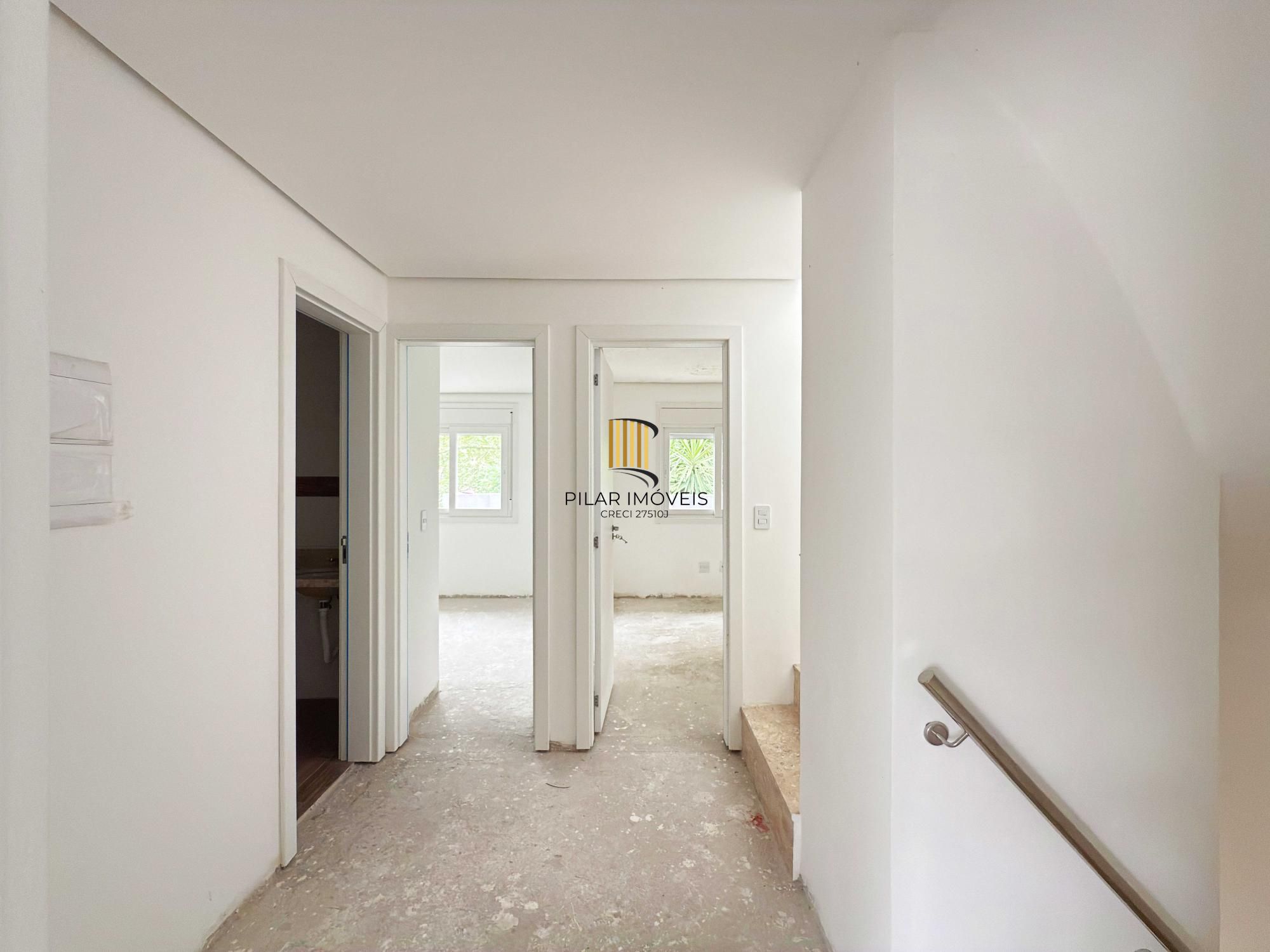 Vende-se casa em condomínio com 4 dormitórios (2 suítes), 3 vagas  – Tristeza