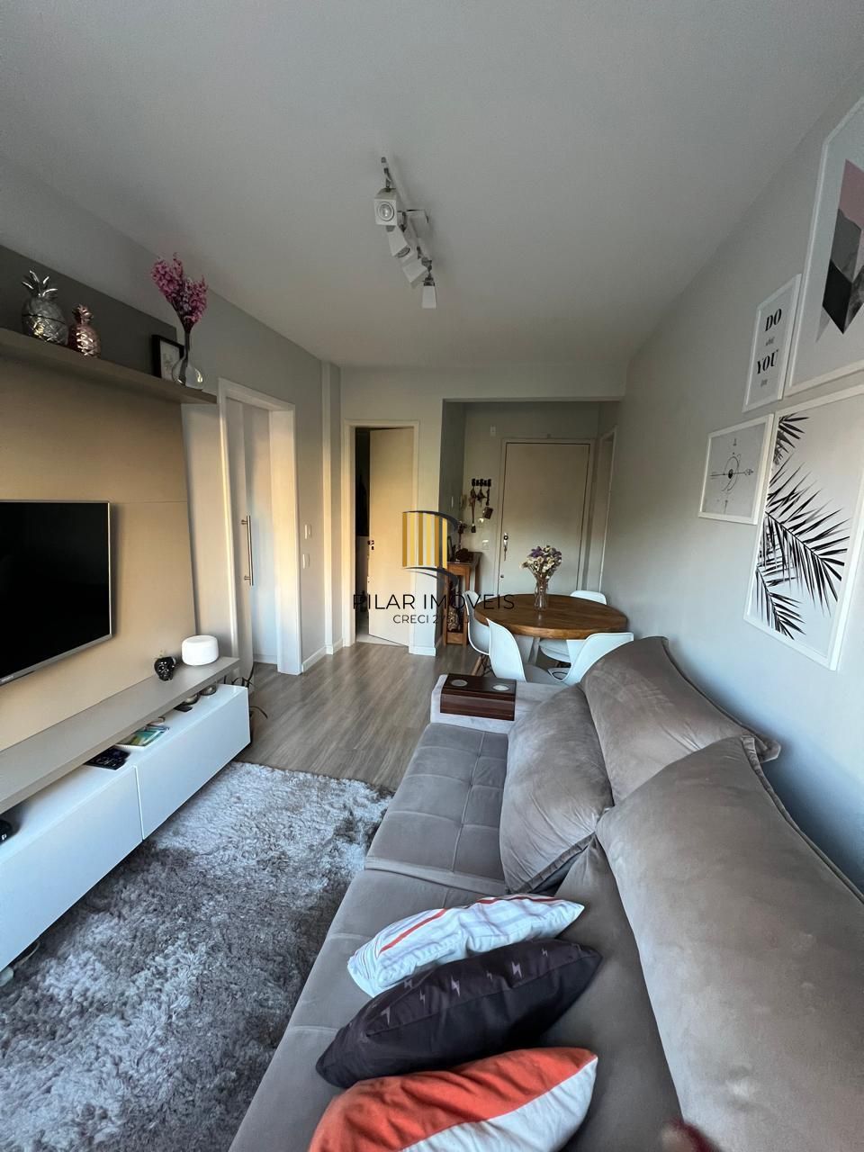 Vende-se apartamento com 1 quarto, 45 m² e 1 vaga - Mont Serrat