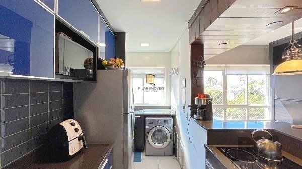 Elegante Apartamento Mobiliado com Suíte, Churrasqueira e 1 Vaga no Menino Deus - 73m²