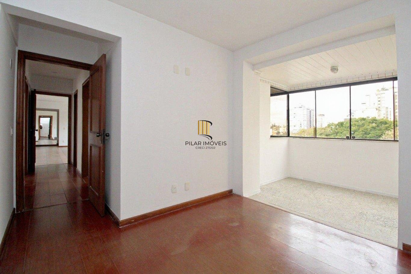 Vende-se cobertura com 3 dormitórios, piscina, 245m² e 2 vagas - Mont Serrat