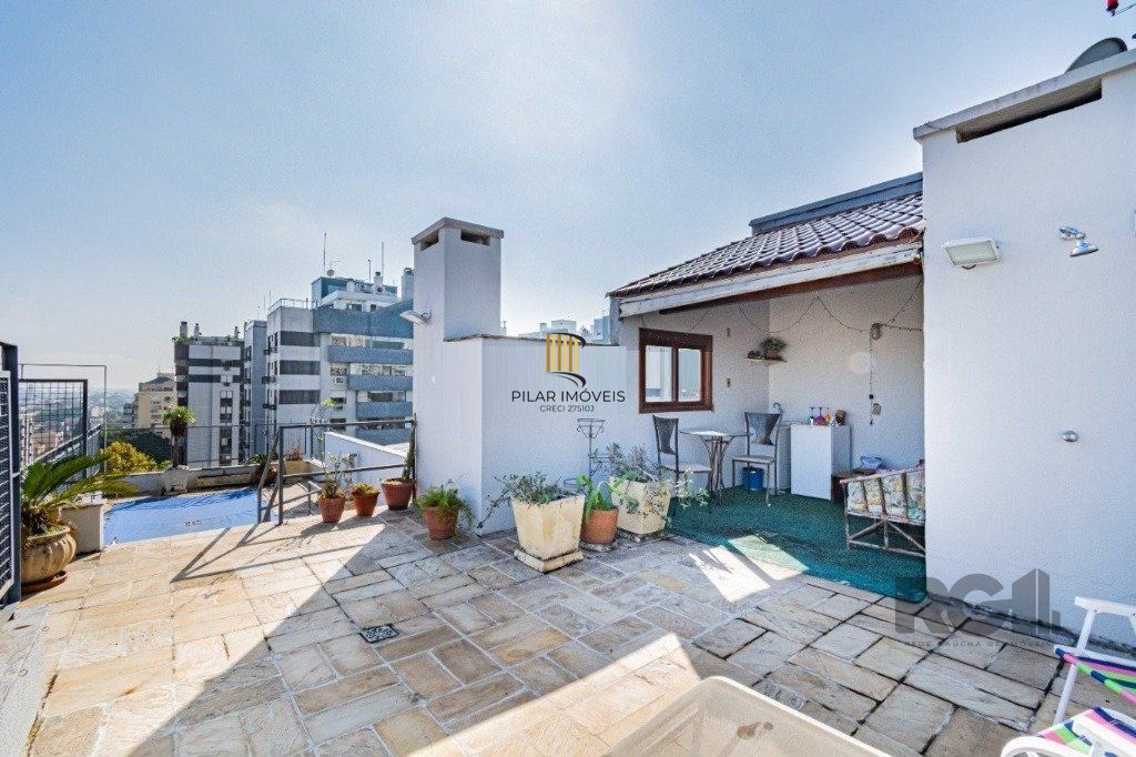 Vende-se ampla cobertura com 3 dormitórios 3 vagas - 269m² - Bairro Moinhos de Vento