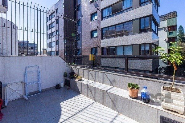 Cobertura para Venda - 100.94m², 3 dormitórios, sendo 1 suites, 2 vagas - Petrópolis