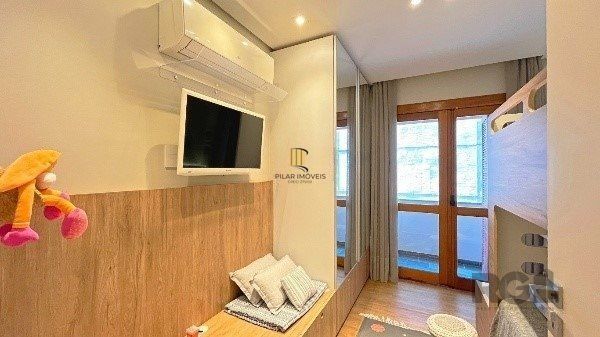 Apartamento de 200m², 4 quartos, 1 suíte e 4 vagas – Moinhos de Vento