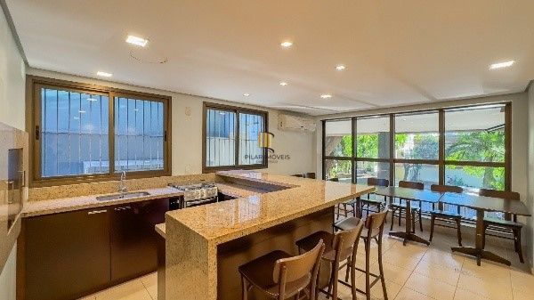 Vende-se apartamento com 3 quartos, churrasqueira e 114m² - Auxiliadora.
