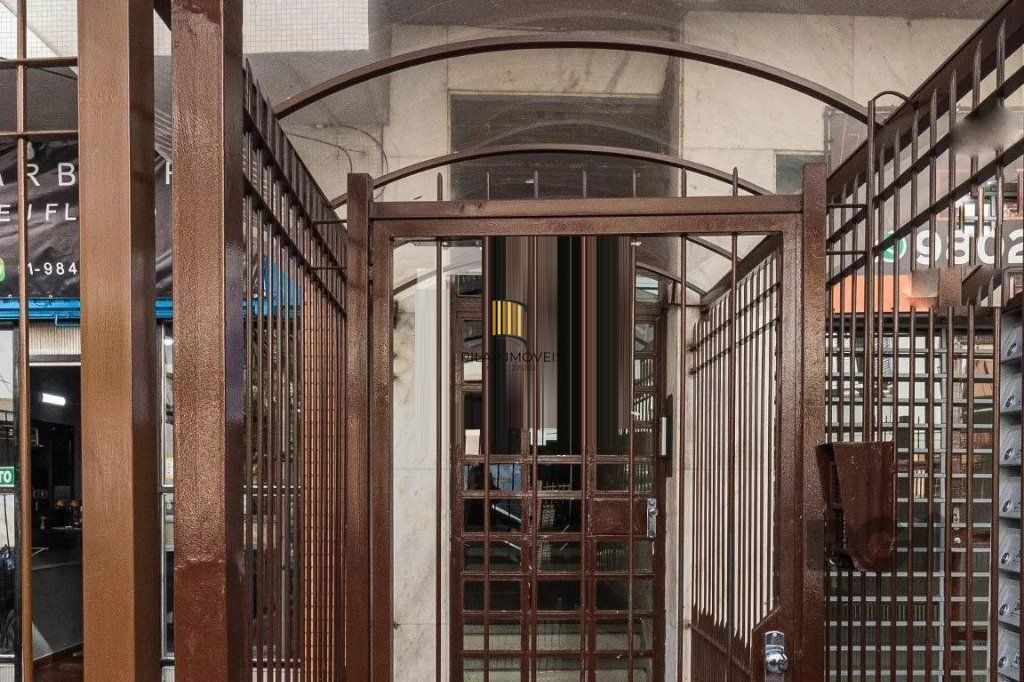 Apartamento 1 dormitório 1 banheiro no Bairro Centro Histórico