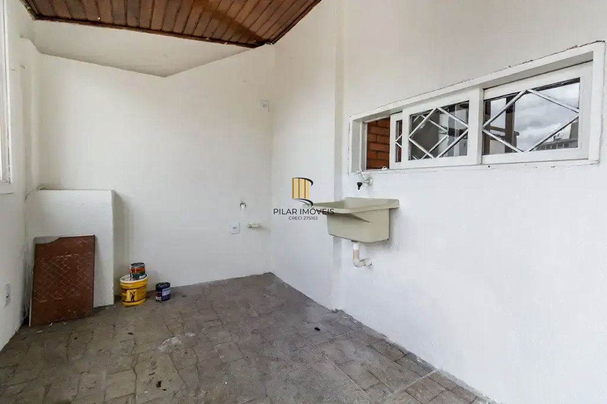 Vende-se cobertura com 1 quarto, 105m² e 1 vaga - Mont Serrat