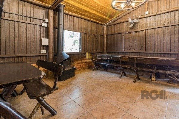 Apartamento Amplo de 3 Dormitórios com Suíte, Lareira e Infraestrutura Completa - 146m² - Mont Serrat