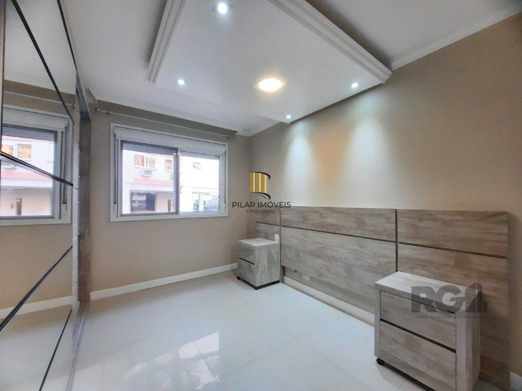 Vende-se apartamento impecável 2 quartos com suíte, 2 vagas cobertas, próximo da PUCRS - 80m² - Jardim Botânico