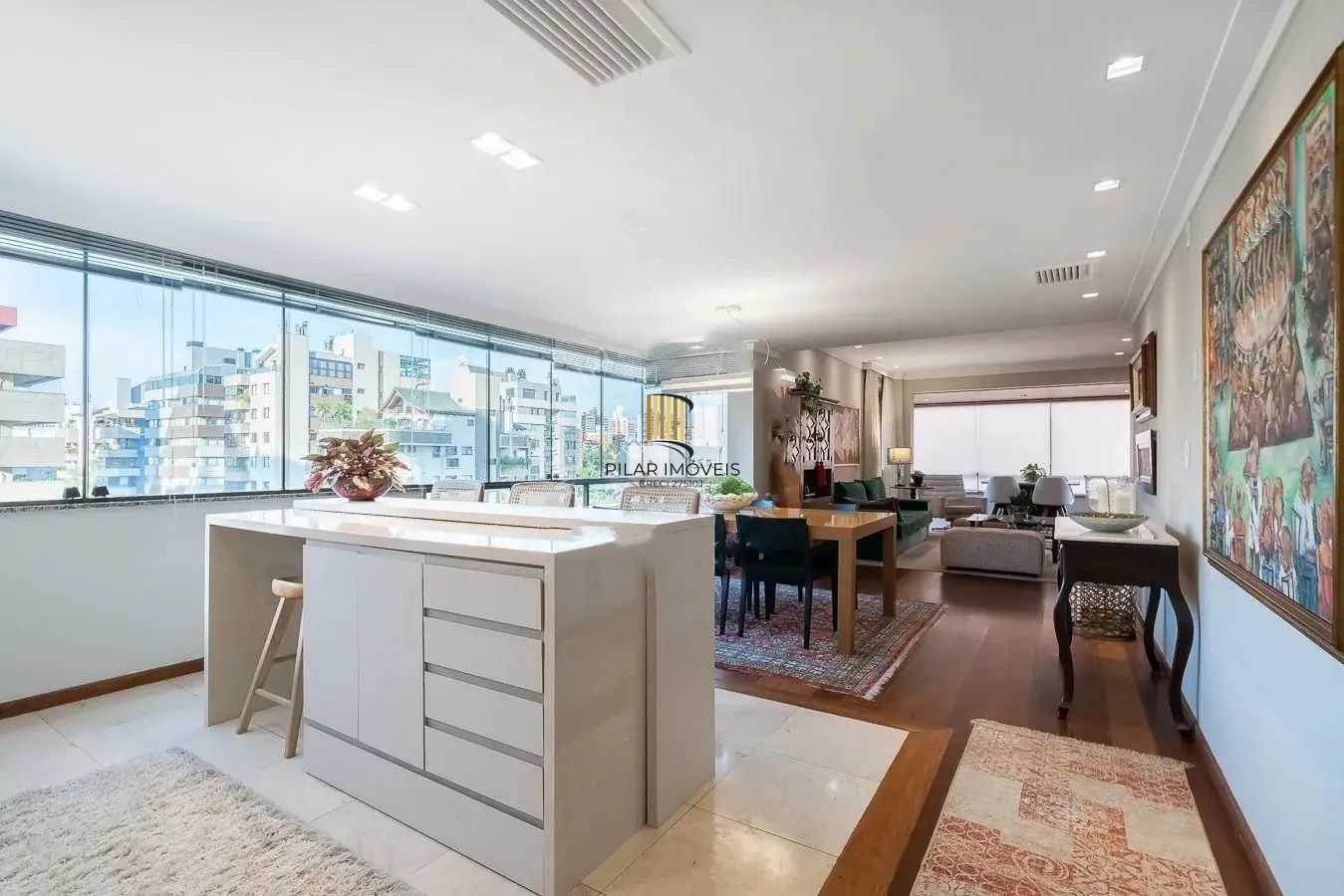 Vende-se apartamento com 3 quartos (1 suíte), 2 vagas e 171 m² -Bela Vista