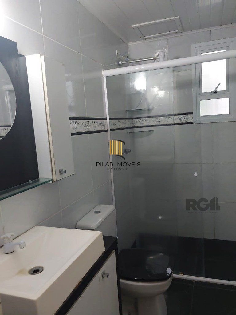 Vende-se apartamento 2 dorm com vaga, sacada com churrasqueira - 64m² - Partenon