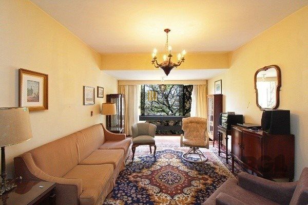 Vende-se amplo apartamento 3 quartos com suíte e 2 vagas no coração do Moinhos de vento, com 134m² - Pilar Imóveis