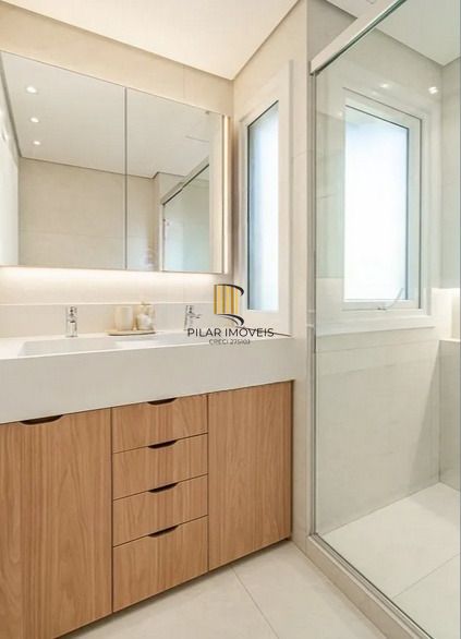 Vende-se luxuosa cobertura com 270m²- 3 suítes, 3 vagas e piscina no Auxiliadora