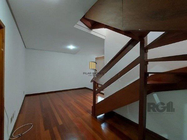 Cobertura de 2 Dormitórios com Terraço e Churrasqueira - 115m² - Petrópolis