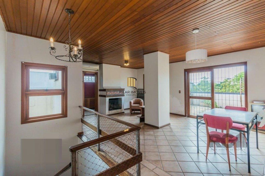 Ampla Cobertura de 181m² com 2 Quartos, Suíte e 2 Vagas no Bairro São João!