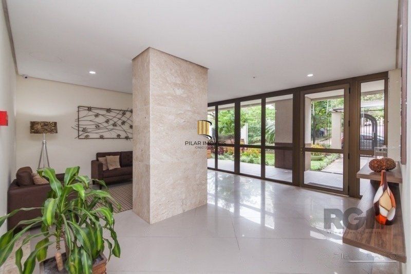 Apartamento 2 dormitórios, 1 suíte, 2 vagas no Bairro Petrópolis