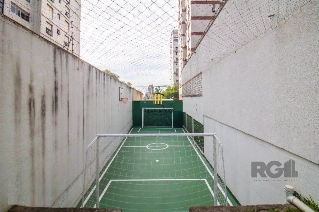 Vende-se belo apartamento a 2 quadras do Parcão, 3 quartos com suíte e vaga coberta - 110m² - Auxiliadora