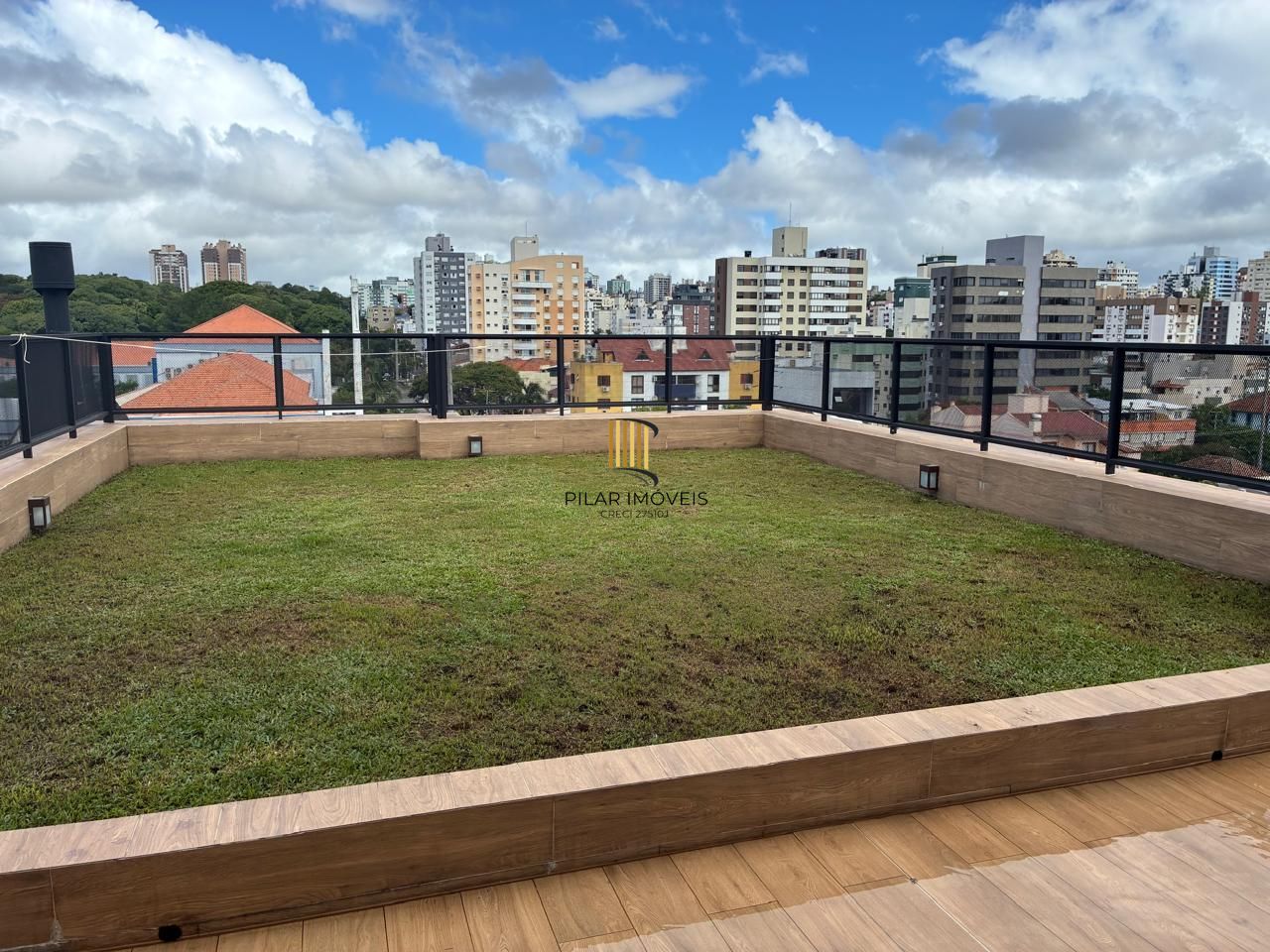 Vende-se apartamento com 2 quartos (1 suíte), 79m² e 2 vagas - Rua Eduardo chartier 190