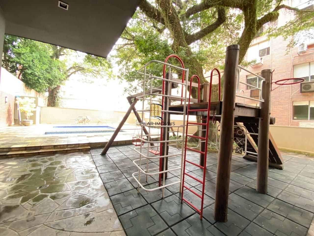 Vende-se apartamento com 2 quartos,(1 suíte) e 101 m² – Mont'Serrat