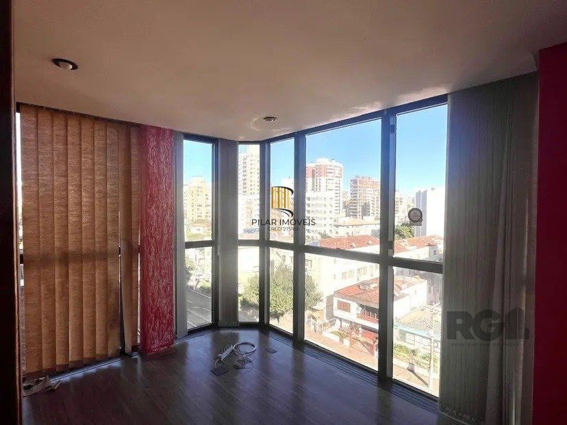 Vende-se bela sala comercial no Menino Deus - 29m²