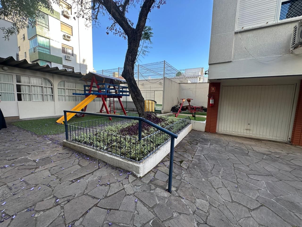 Vende-se apartamento com 2 quartos, 88m², churrasqueira e 1 vaga – Santa Cecília