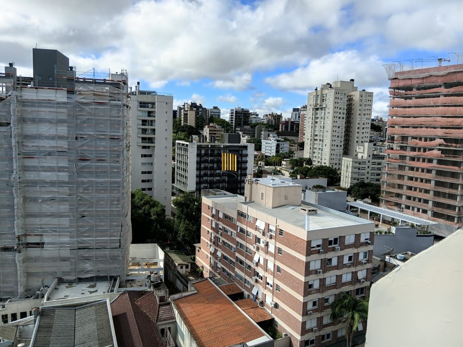 Vende-se cobertura comercial com Terraço – Moinhos de Vento