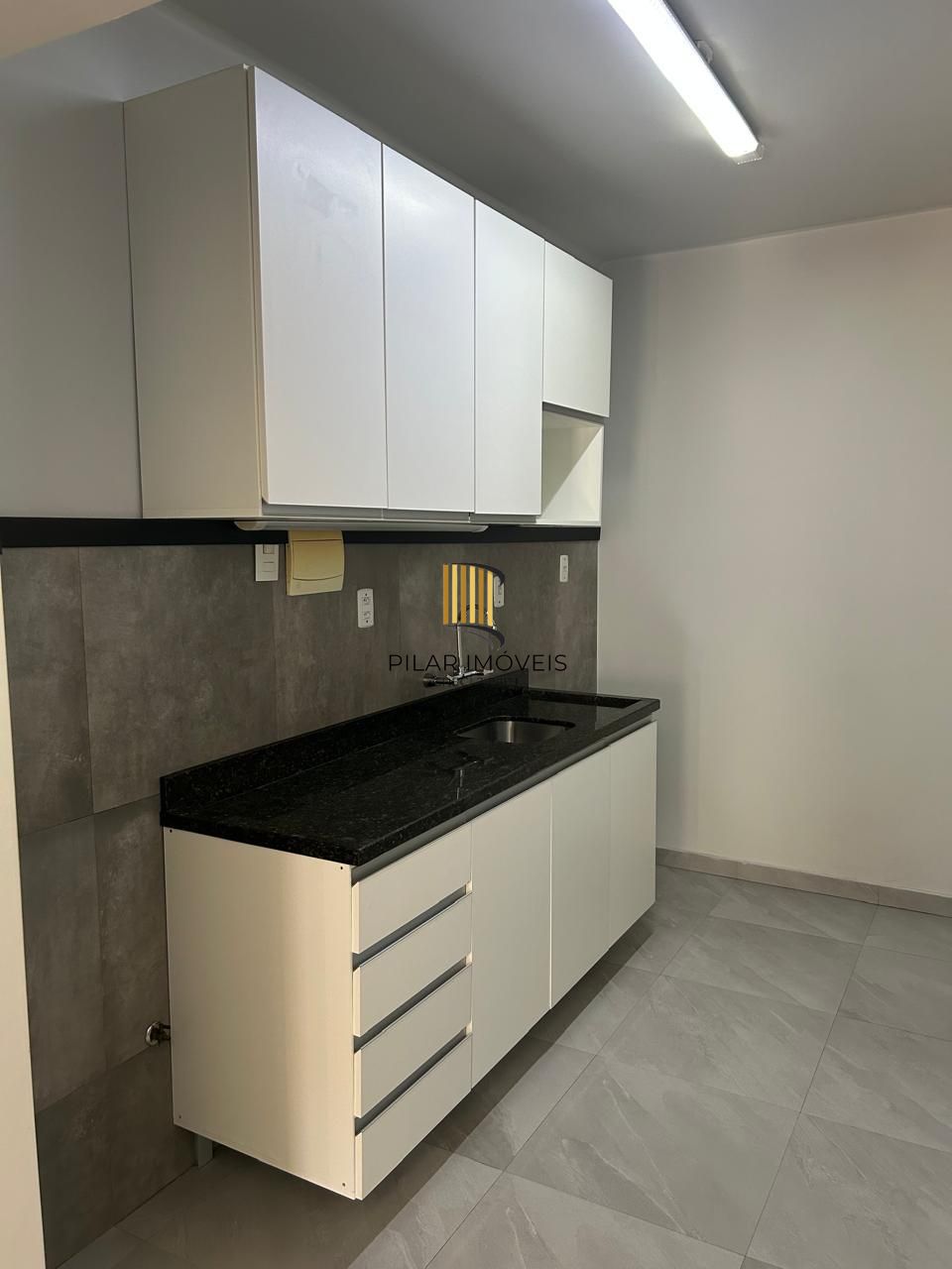 Vende-se apartamento com 3 quartos, 126m² e – Av. João Pessoa