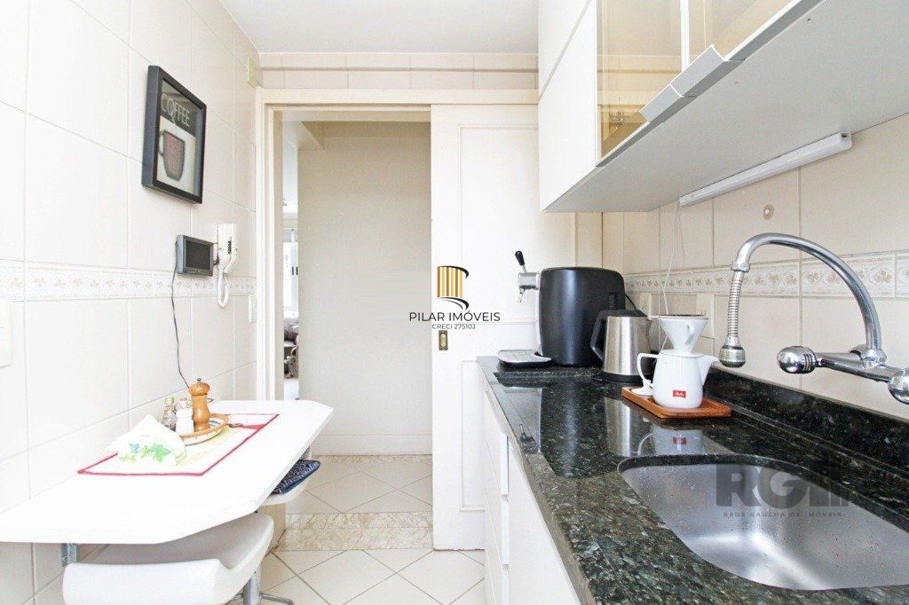 Vende-se excelente apartamento 2 dorm c/ suíte 2 vagas - 75m² - Mont'Serrat