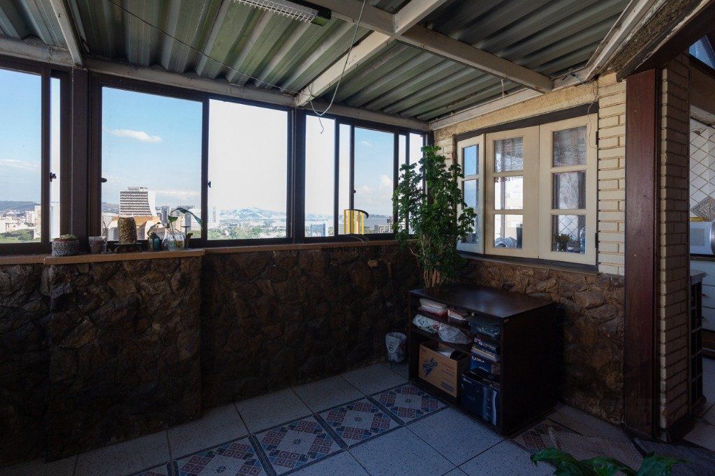 Cobertura 2 Quartos com Terraço, Lareira e Vaga no Centro Histórico - 93m² - Centro Histórico