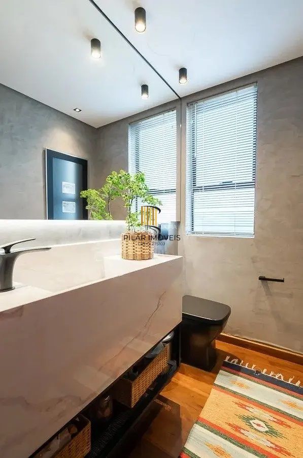 Vende-se apartamento com 3 quartos (1 suíte), 2 vagas e 171 m² -Bela Vista